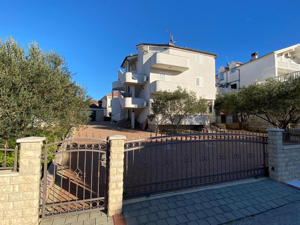 Apartments Basilea Biograd Na Moru Exterior photo